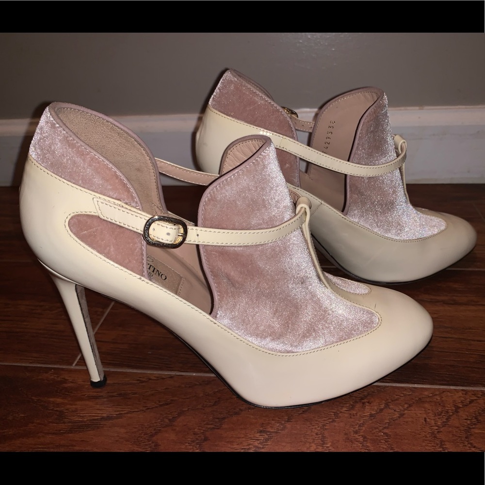 Valentino Garavani T-Bar Cream Heels Shoes 6 (38)